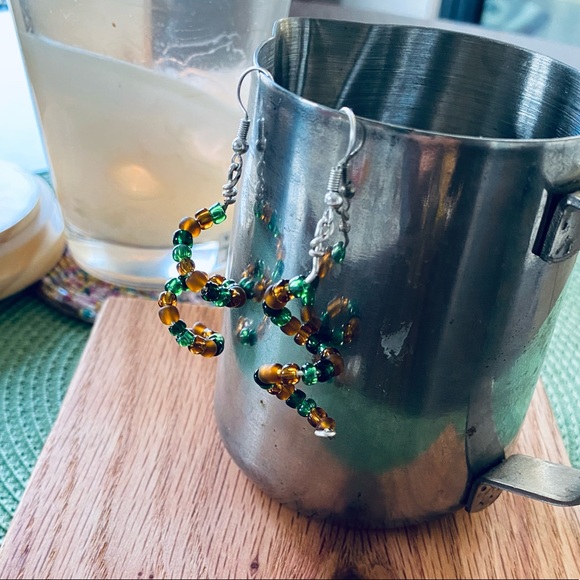 Hand beaded wire earrings. - Picture 1 of 1